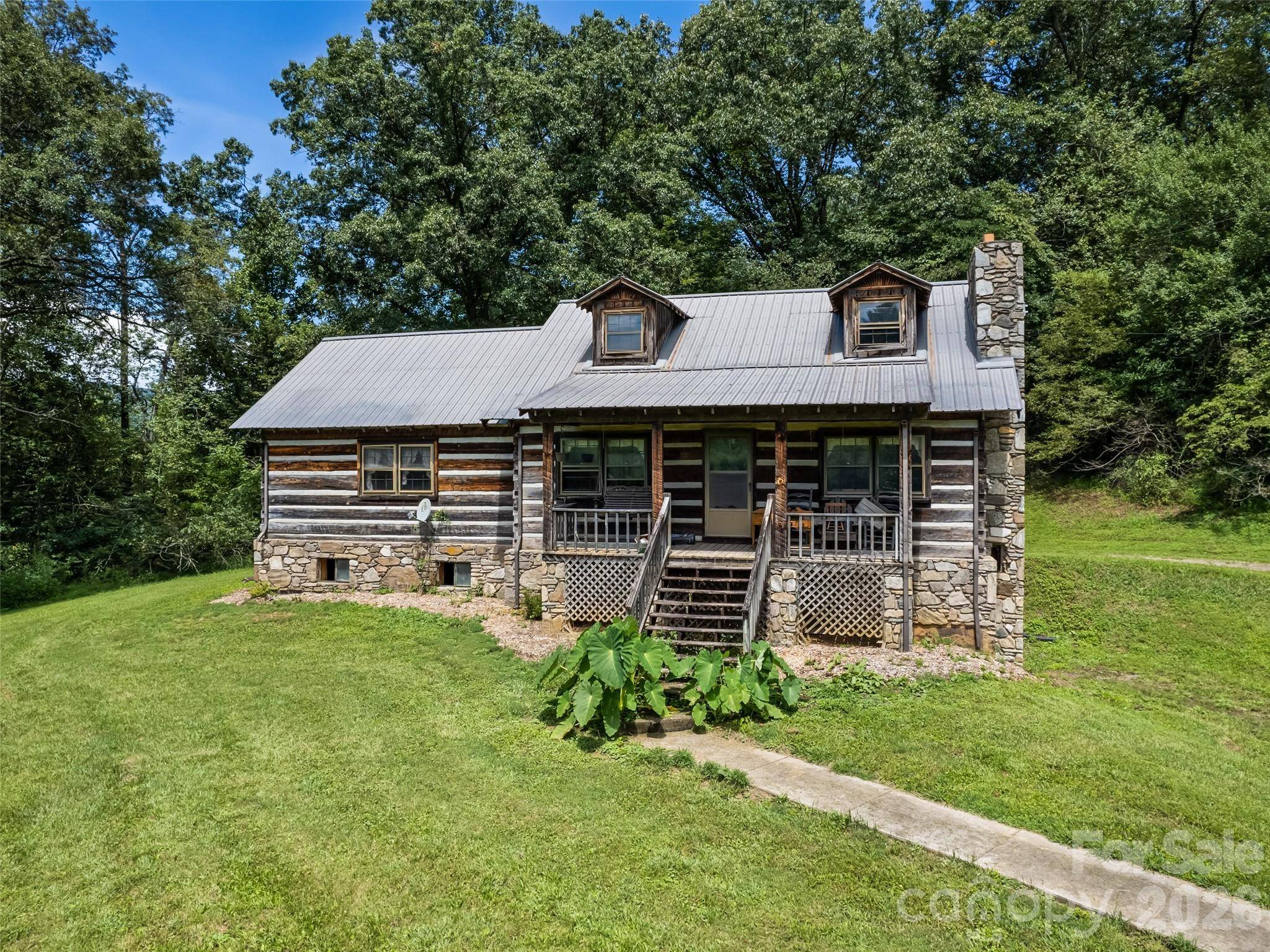 831 Qualla RD, Waynesville, NC 28785
