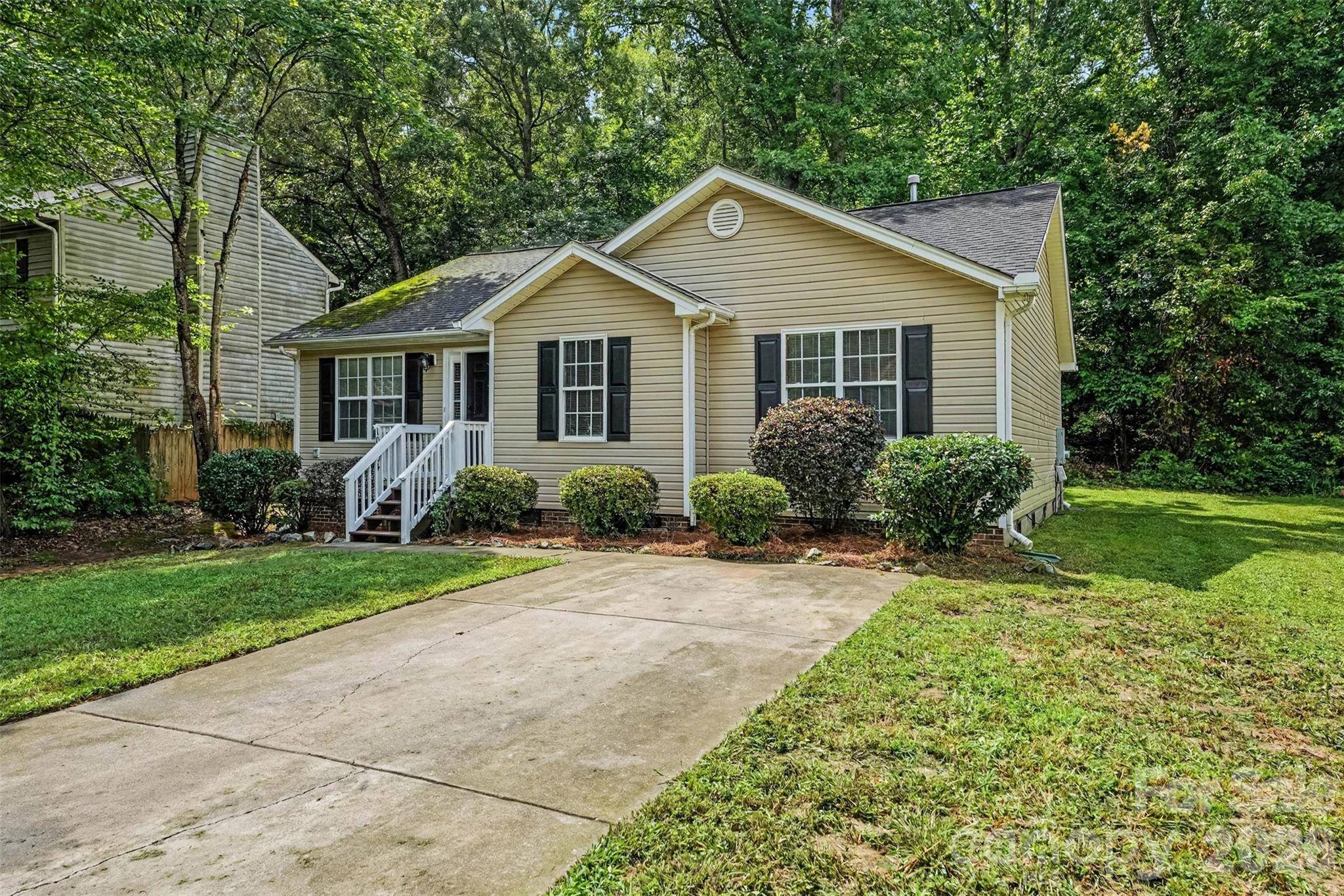 10104 Rockwood RD, Charlotte, NC 28215