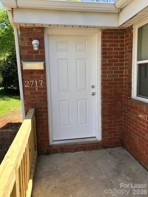 2717 Columbus CIR, Charlotte, NC 28208
