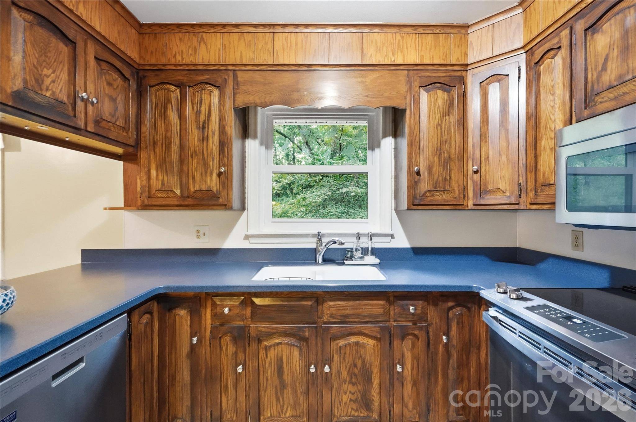4819 Carousel DR, Charlotte, NC 28212