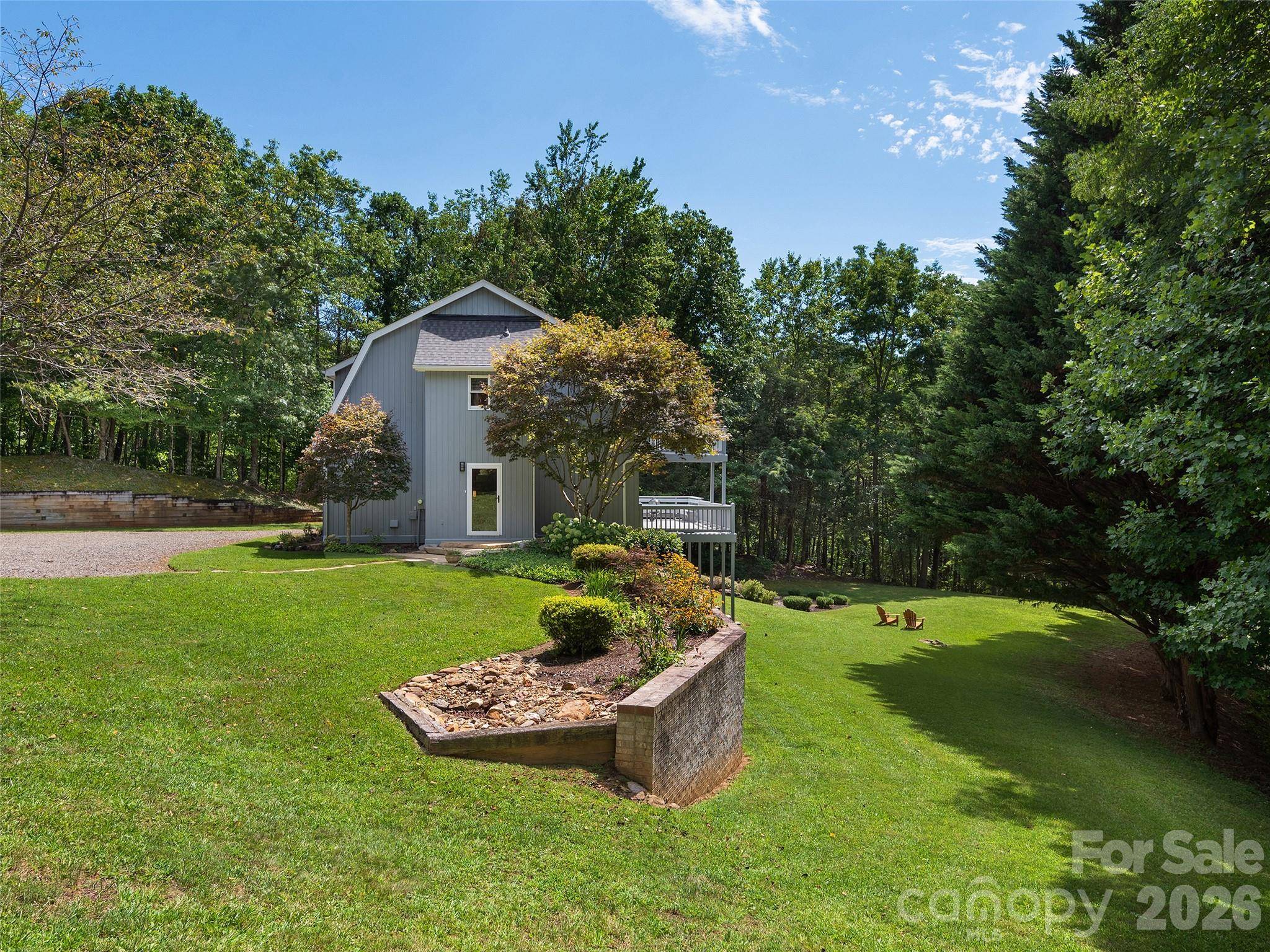 225 Long Branch RD, Swannanoa, NC 28778