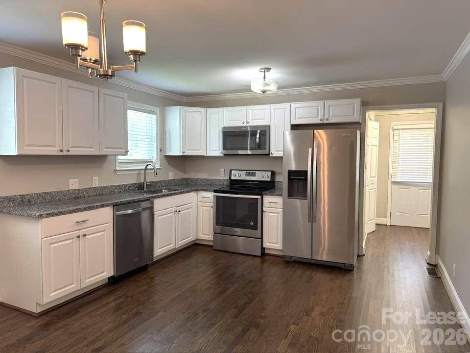 2401 Roslyn AVE, Charlotte, NC 28208