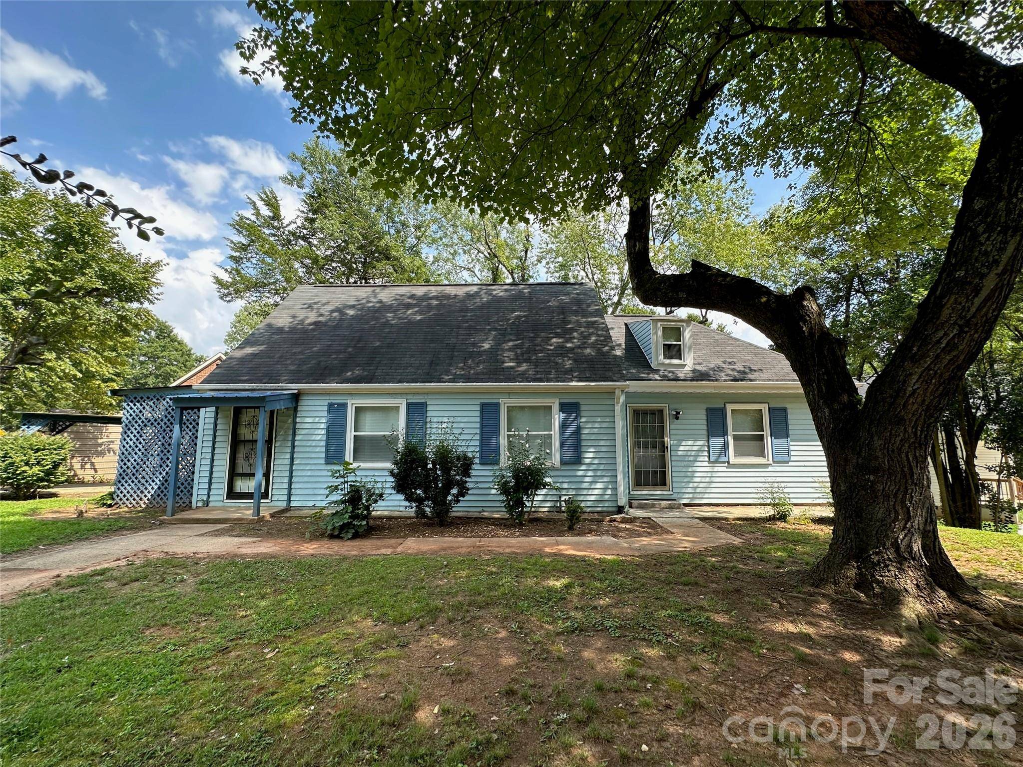 1012 Louise RD, Winston Salem, NC 27107