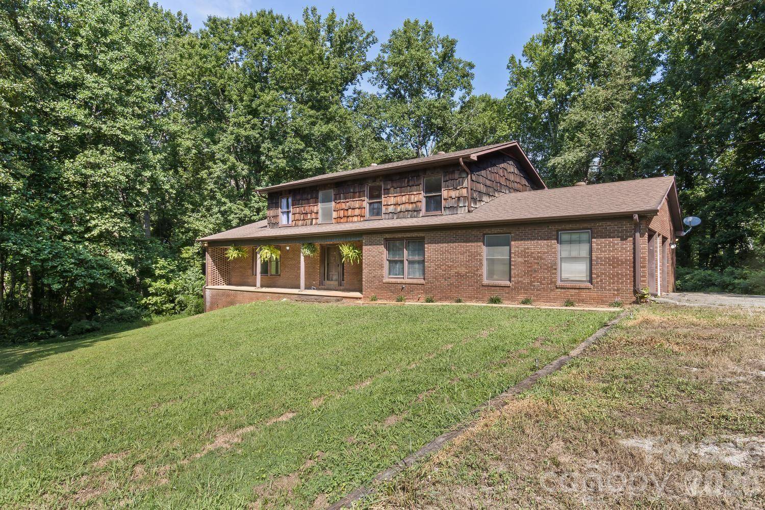 94 Stone DR, Marion, NC 28752