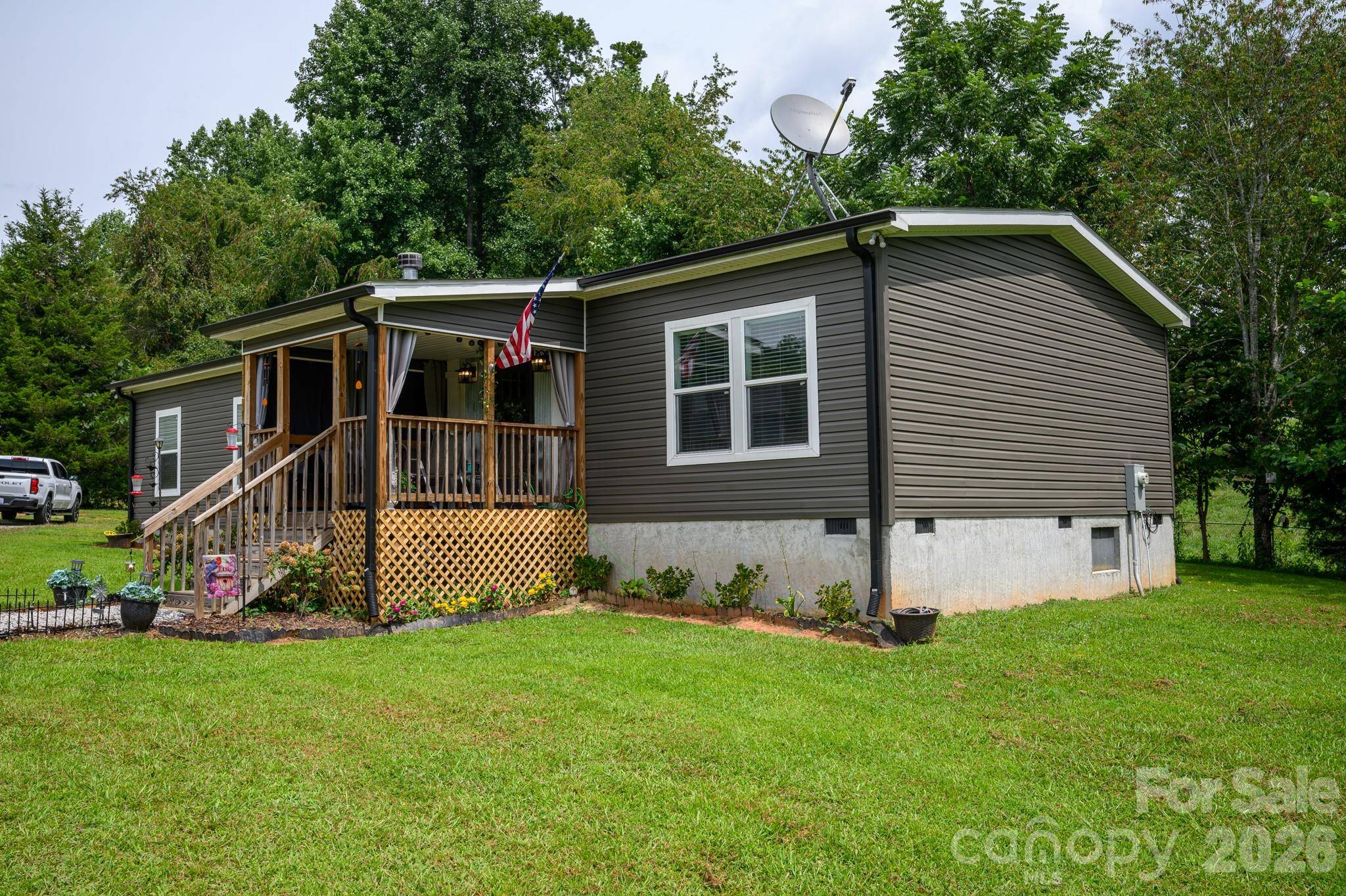 324 Plemmons PL, Marion, NC 28752