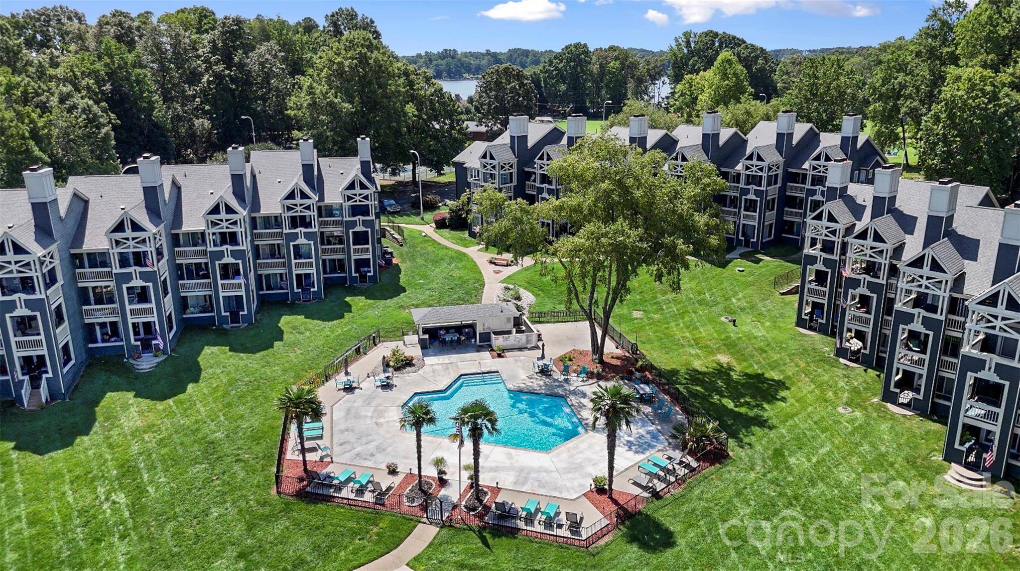 2121 Regatta LN #311, Denver, NC 28037