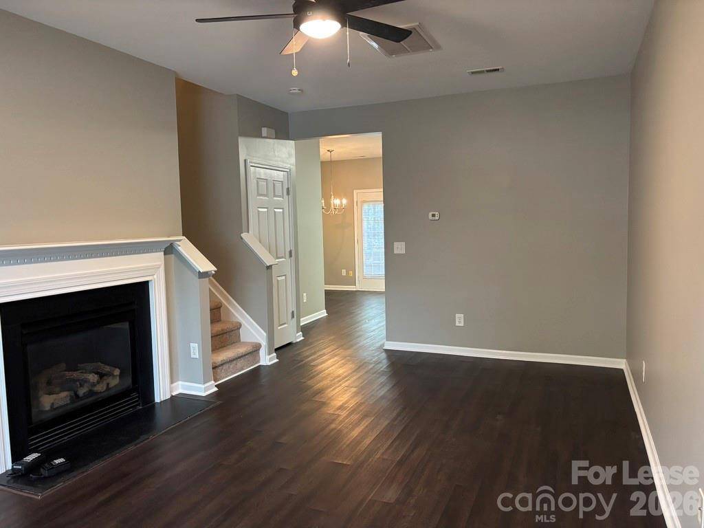 18 Sharpstone LN, Durham, NC 27703