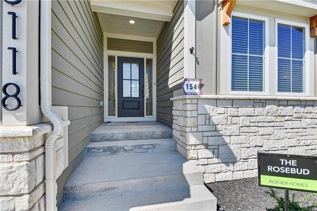 25118 W 98th PL, Lenexa, KS 66227