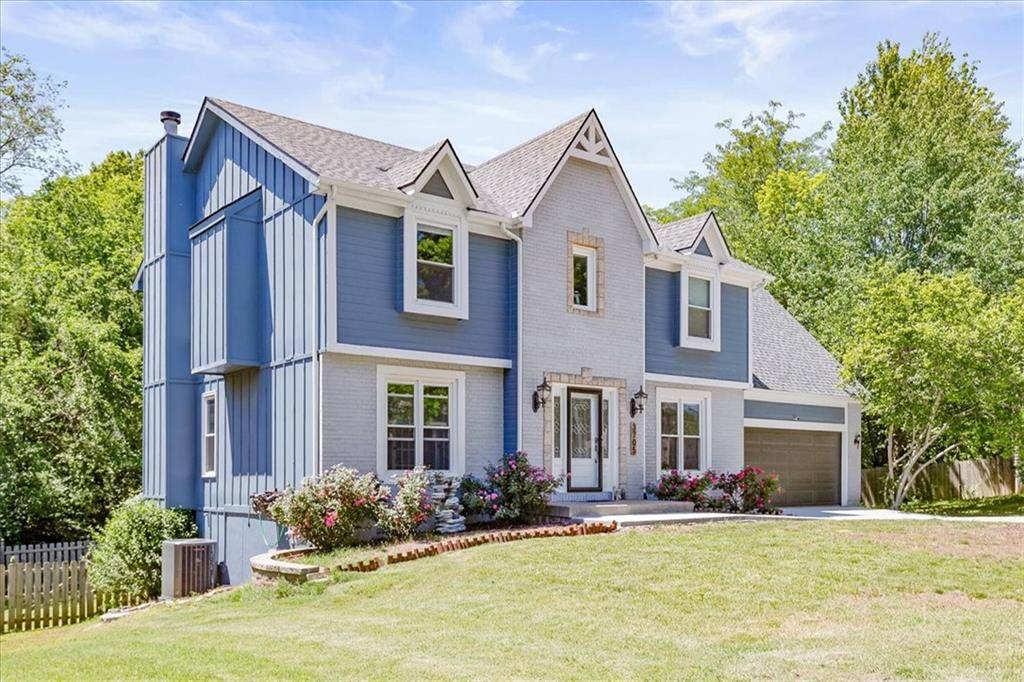 3705 SW Kimstin CIR, Blue Springs, MO 64015