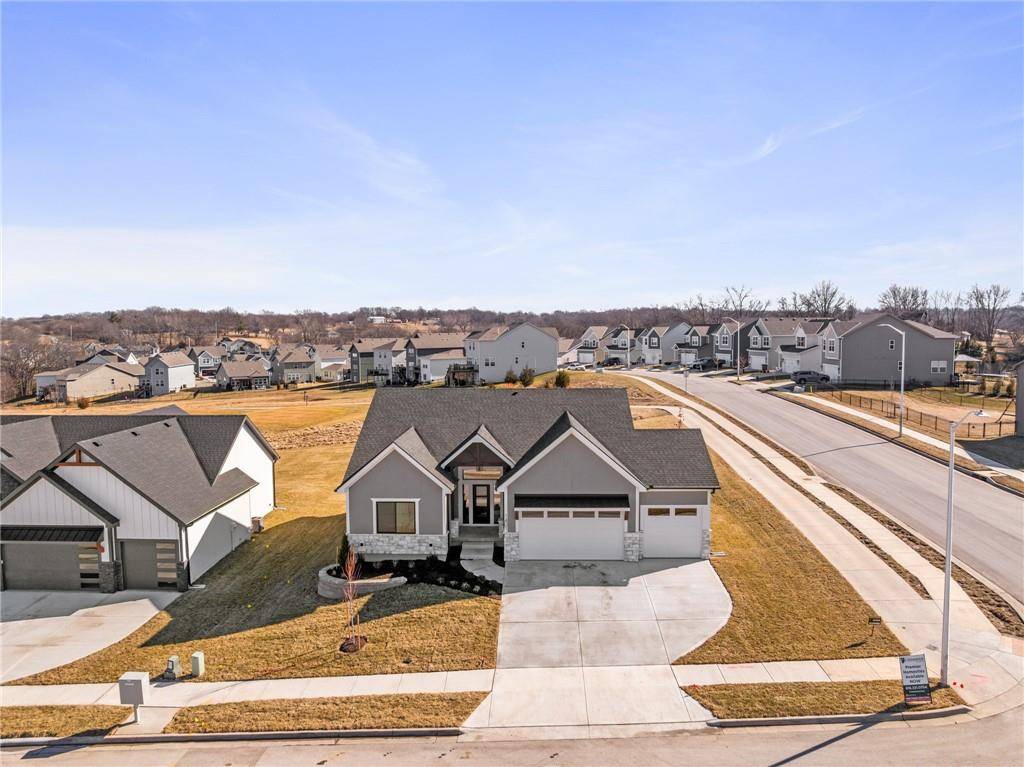 1401 Kintyre CT, Raymore, MO 64083