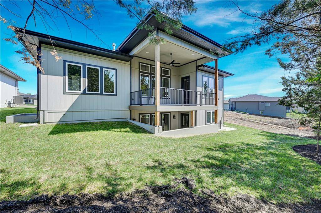25047 W 98th PL, Lenexa, KS 66227