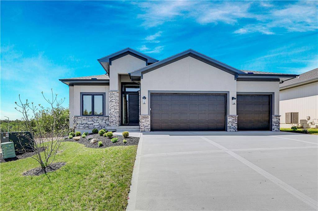 25047 W 98th PL, Lenexa, KS 66227