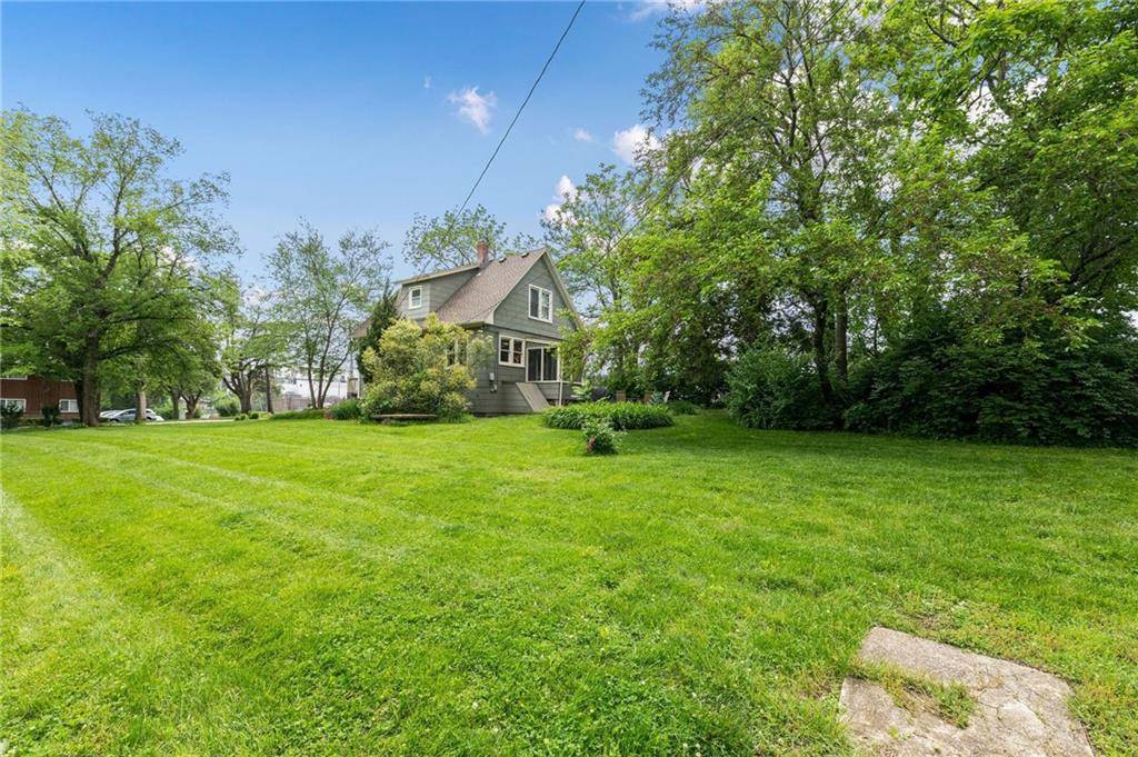 6904 W 79th ST, Overland Park, KS 66204