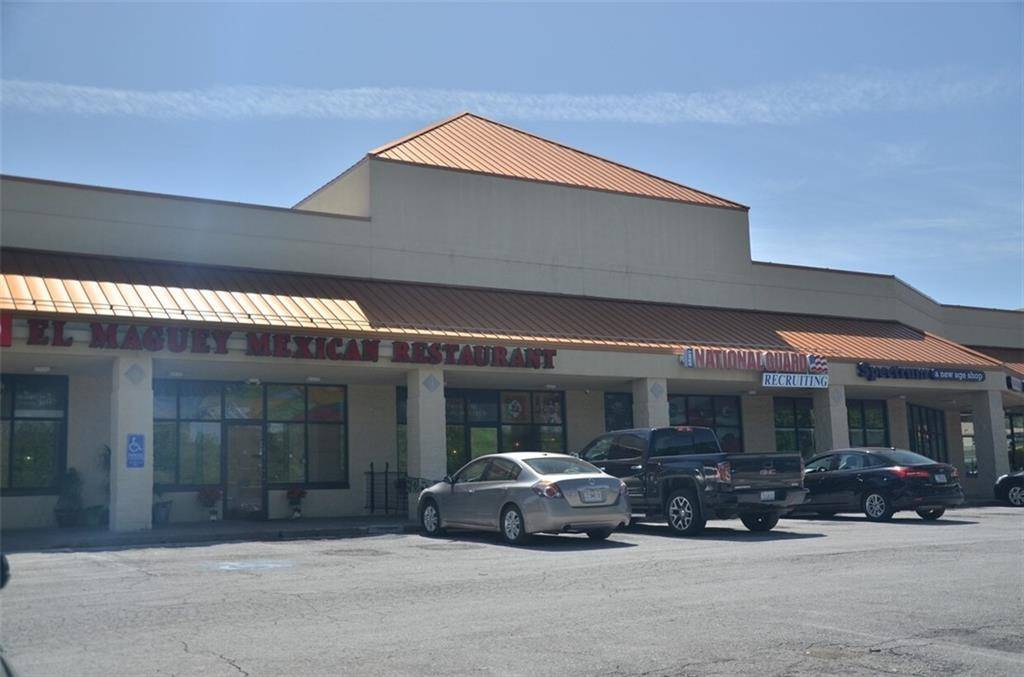 7801-7835 N Oak Trafficway, Kansas City, MO 64118