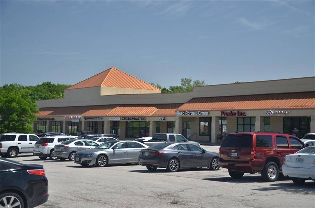 7801-7835 N Oak Trafficway, Kansas City, MO 64118