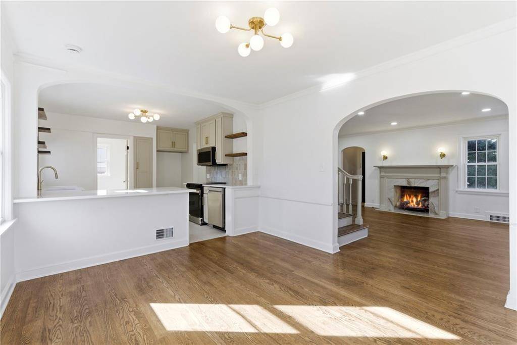 247 E 74th TER, Kansas City, MO 64114