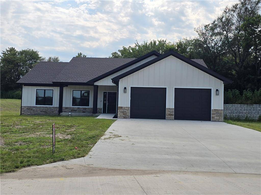 1007 George CT, Effingham, KS 66023
