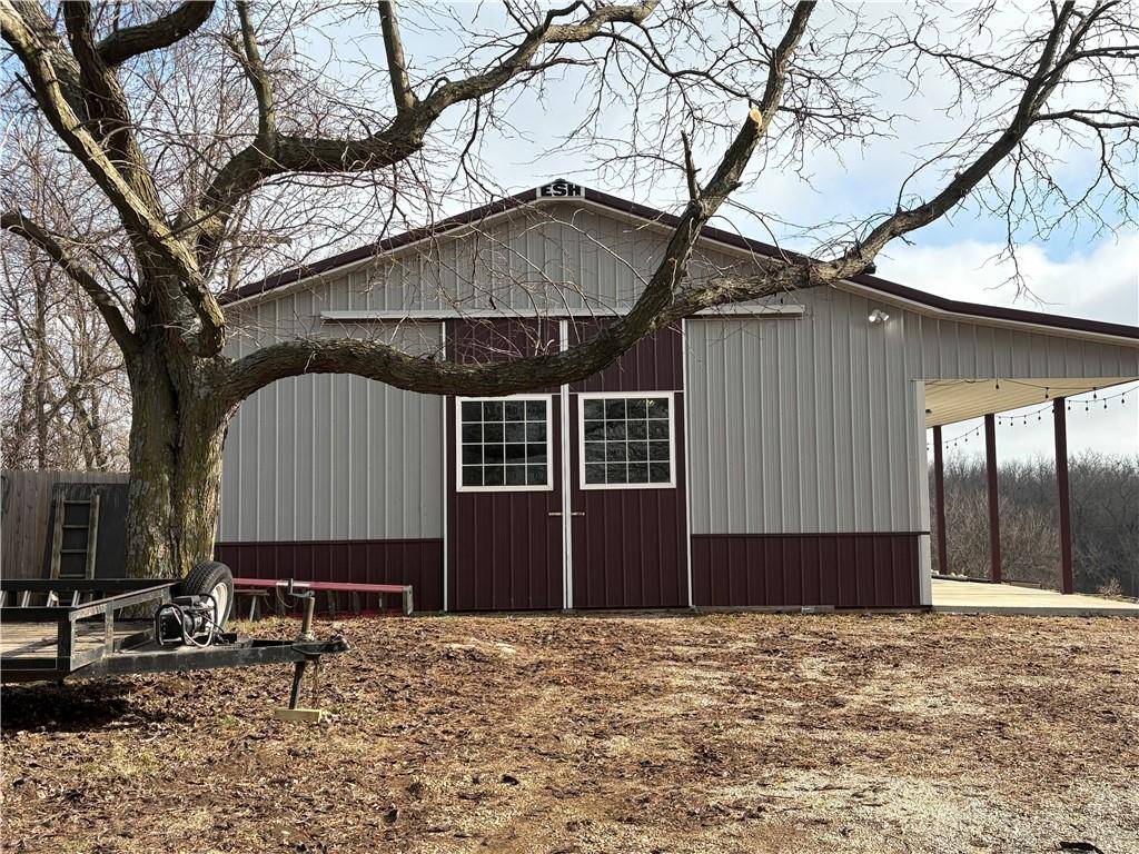 14976 150th ST, Bonner Springs, KS 66012