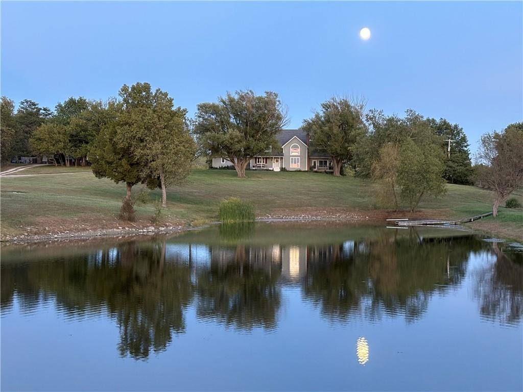14976 150th ST, Bonner Springs, KS 66012