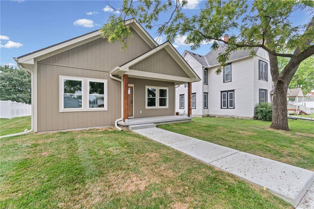 314 W 4th ST, Cameron, MO 64429