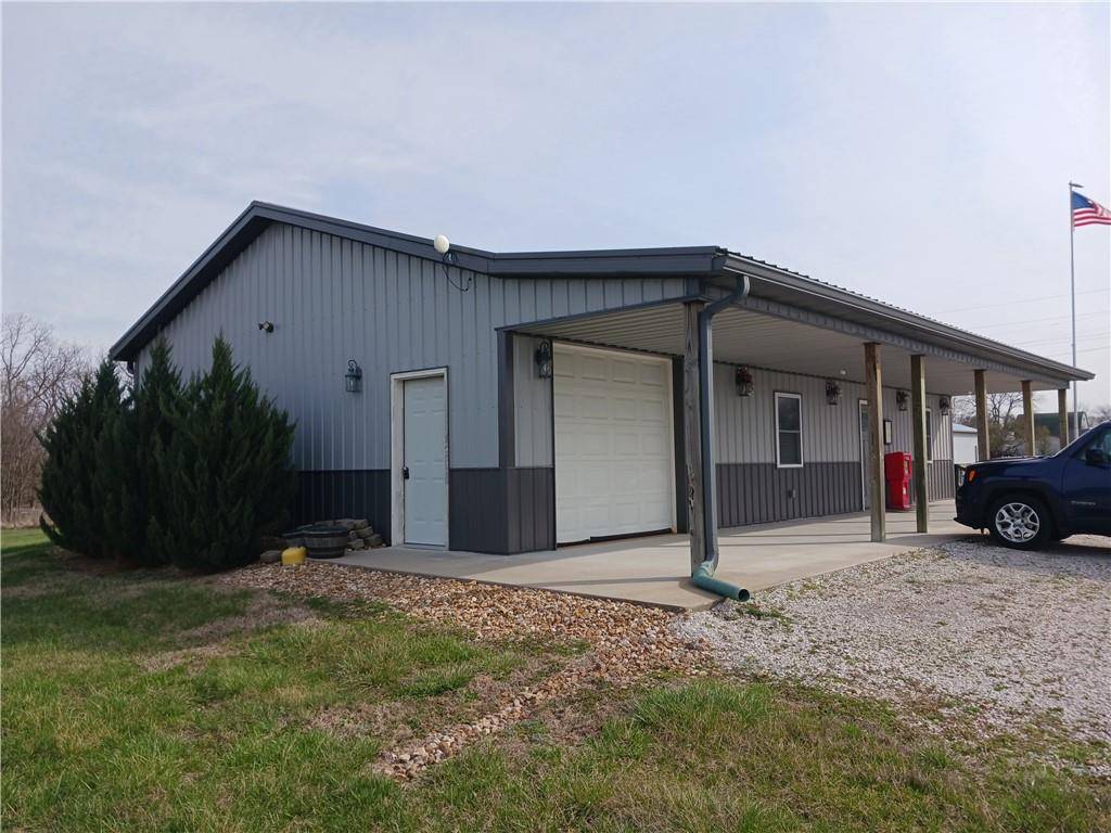 2667 NW 7 HWY, Clinton, MO 64735