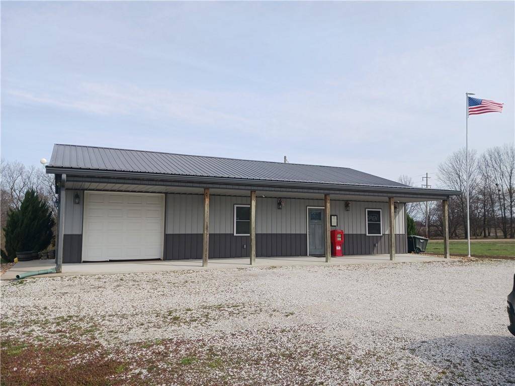 2667 NW 7 HWY, Clinton, MO 64735