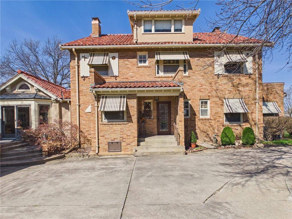 304 W 9th ST, Fort Scott, KS 66701