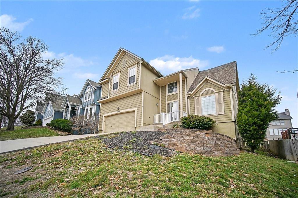 13924 W 71st PL, Shawnee, KS 66216