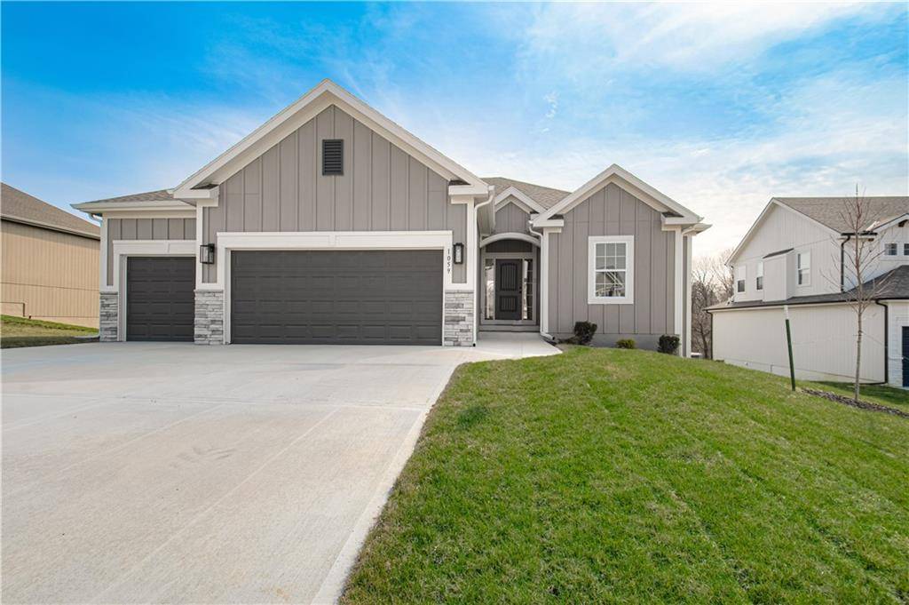 1059 Fir LN, Liberty, MO 64068