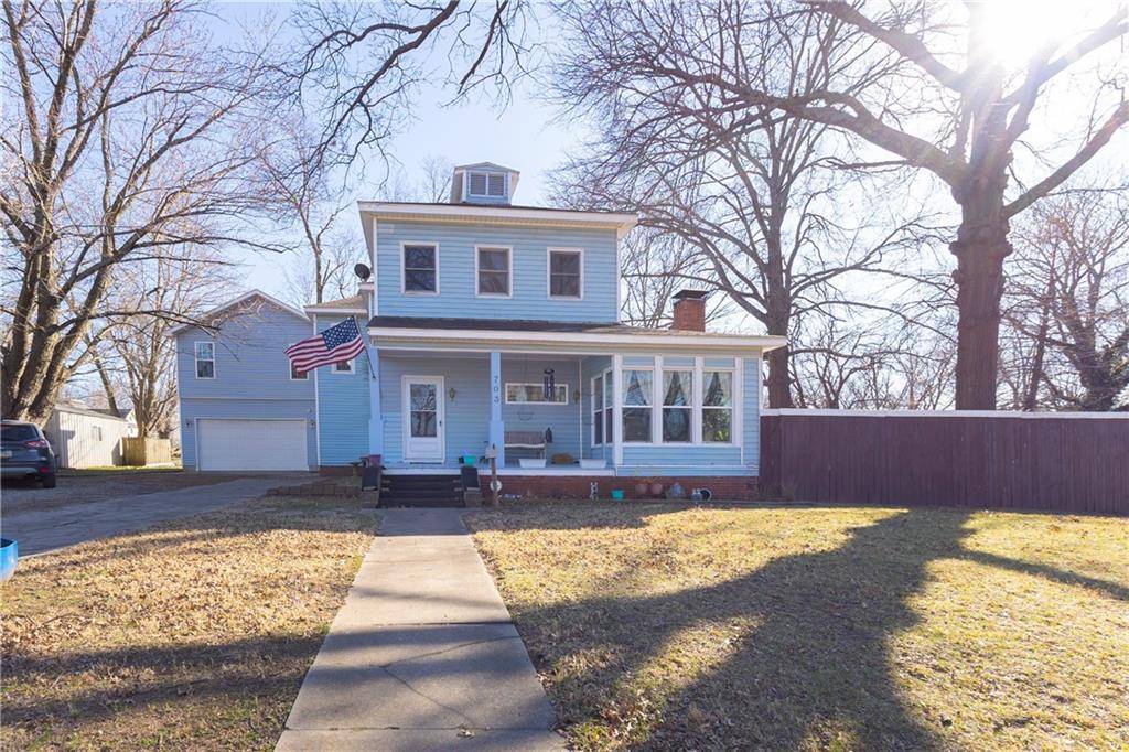 703 E 4th ST, Cherryvale, KS 67335