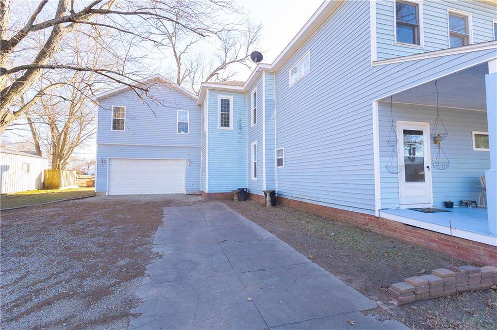 703 E 4th ST, Cherryvale, KS 67335