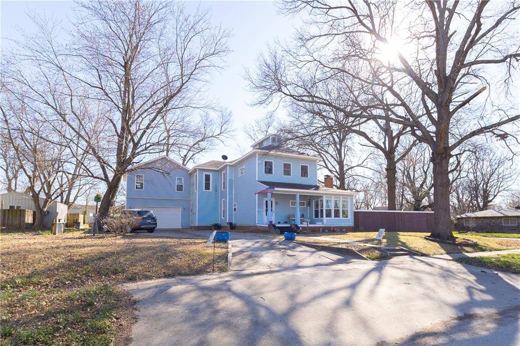 703 E 4th ST, Cherryvale, KS 67335