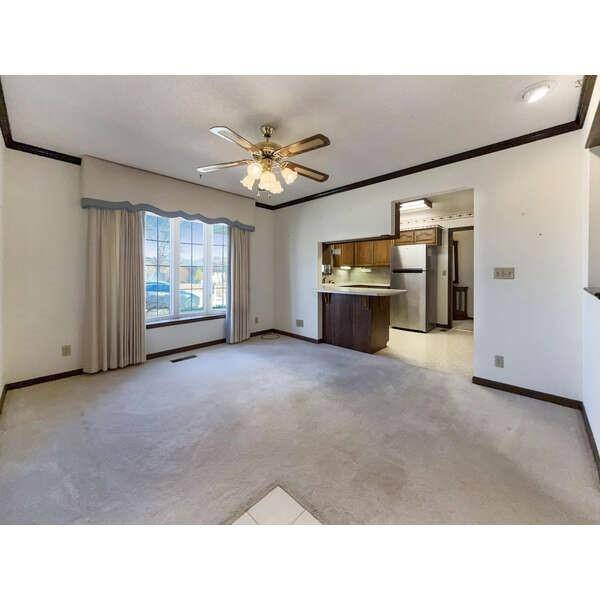 1405 High DR, Lexington, MO 64067
