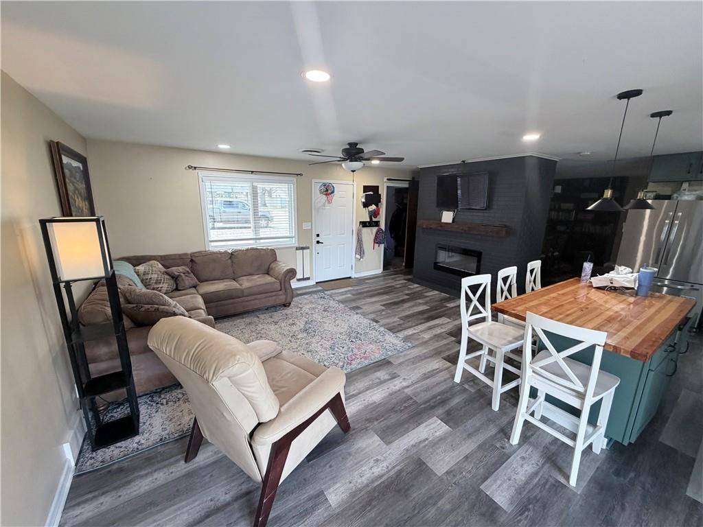 807 Lakeview DR, Pittsburg, KS 66762