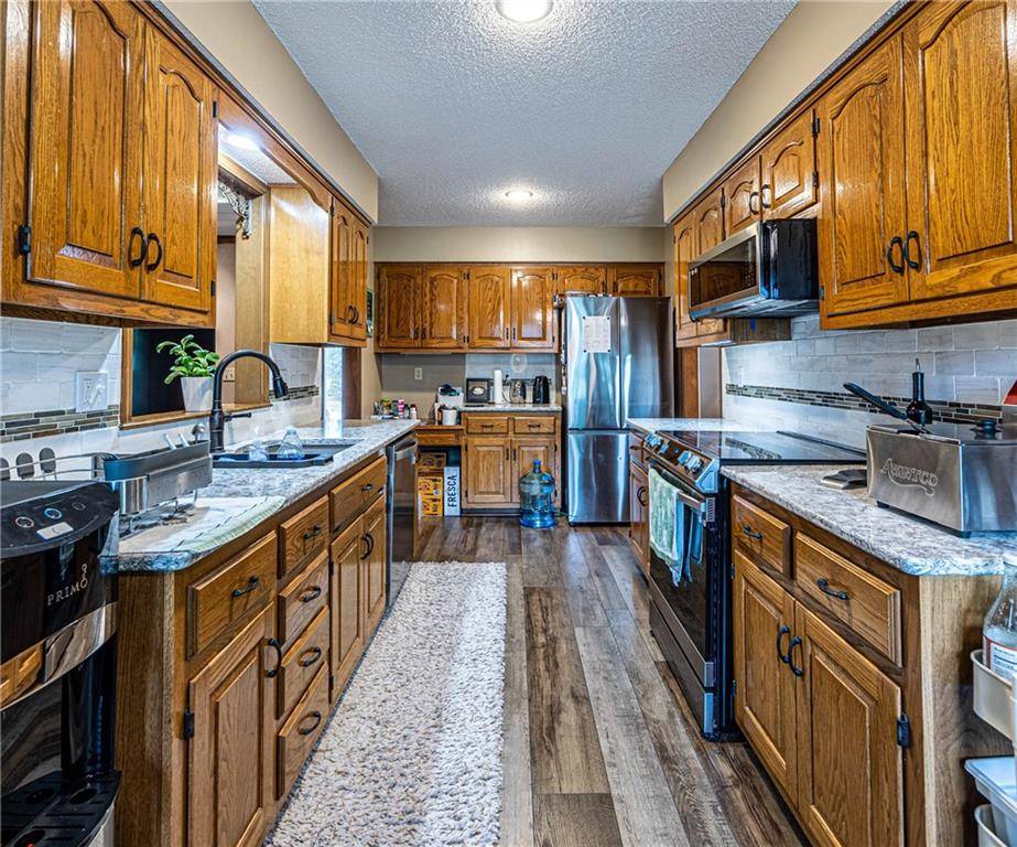1804 S Nicklaus DR, Clinton, MO 64735