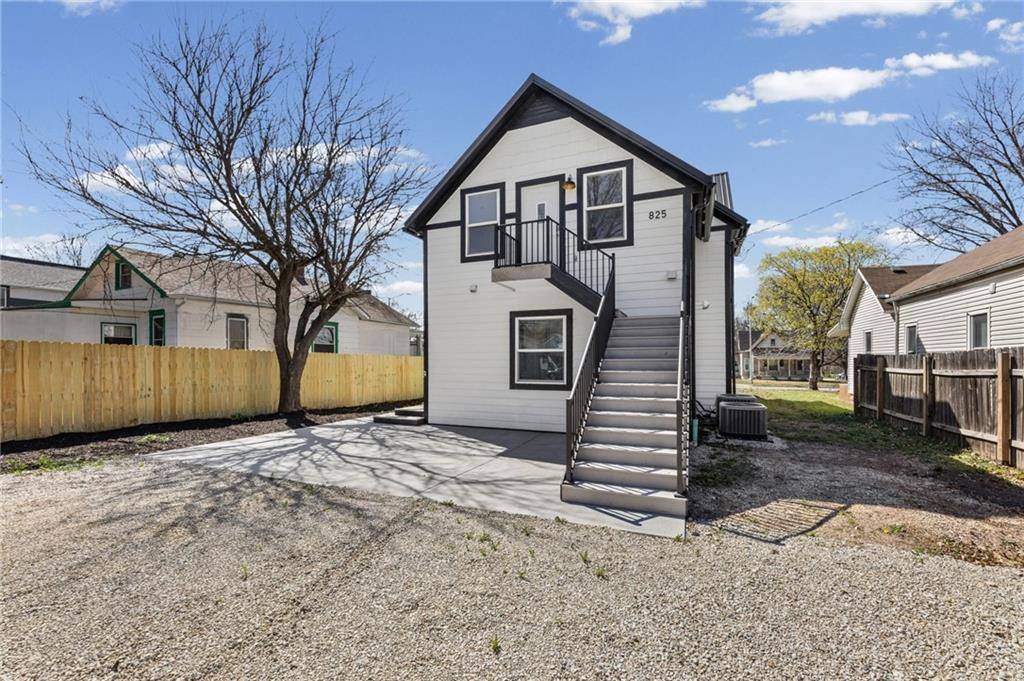825 S Main ST, Ottawa, KS 66067
