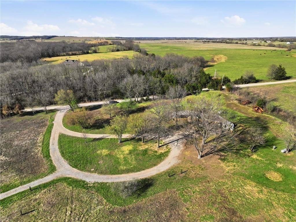 28005 W 295th ST, Paola, KS 66071