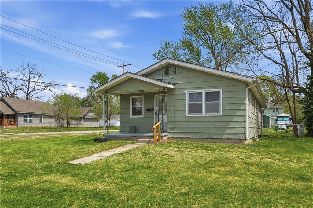 933 N Cedar ST, Ottawa, KS 66067