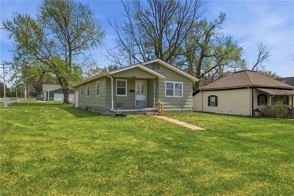 933 N Cedar ST, Ottawa, KS 66067