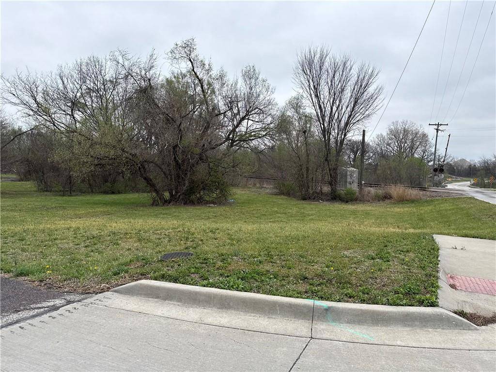 E 5th ST, Edgerton, KS 66021