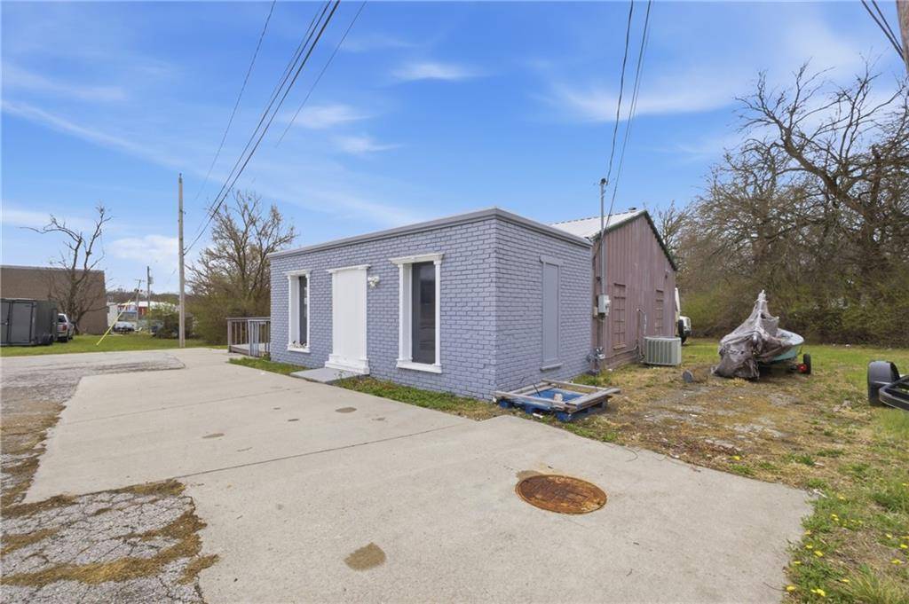 813 SW Oldham BLVD, Lee's Summit, MO 64063