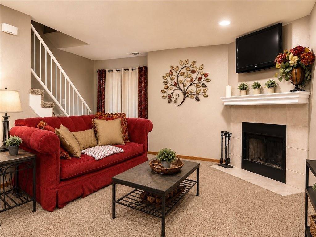 209 & 213 SW South AVE, Blue Springs, MO 64014