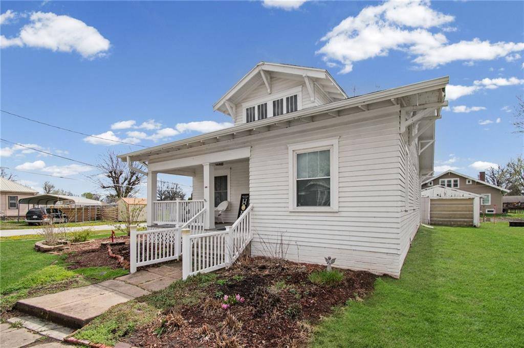 210 W 4th ST, Norborne, MO 64668