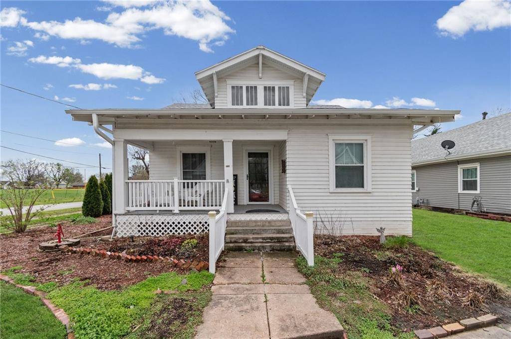 210 W 4th ST, Norborne, MO 64668