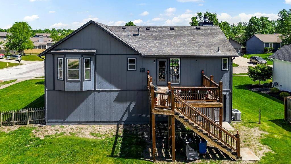 20855 W 227th ST, Spring Hill, KS 66083