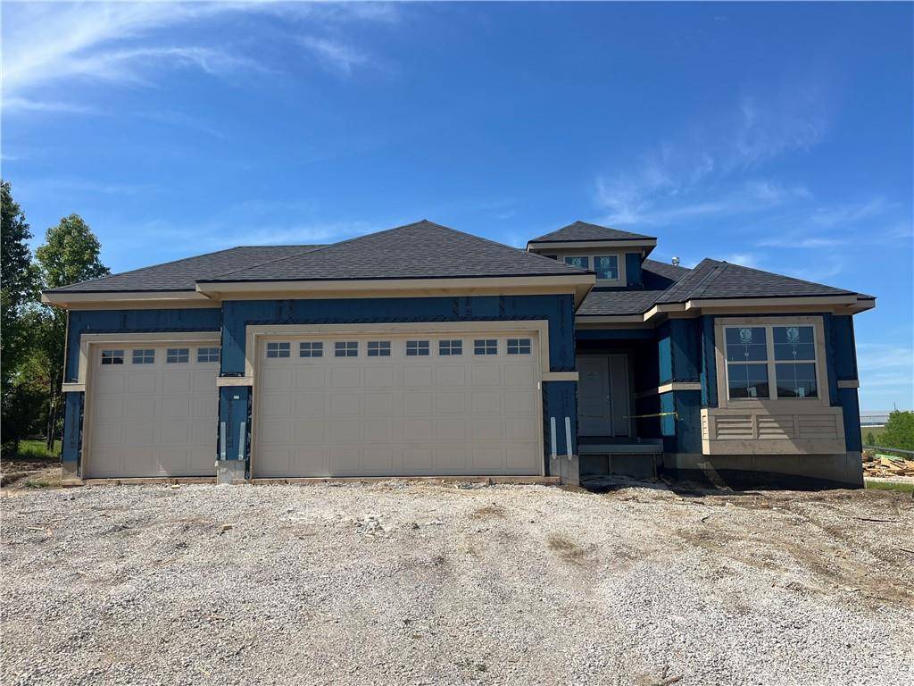 500 Bentwater DR, Raymore, MO 64083