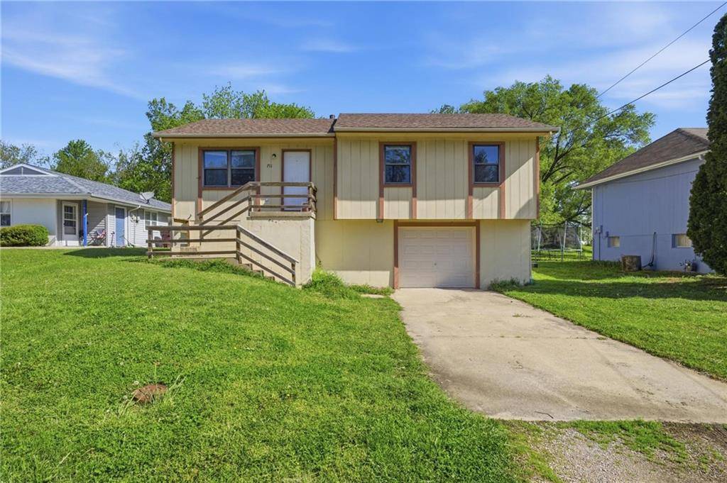 711 Park ST, Clinton, MO 64735
