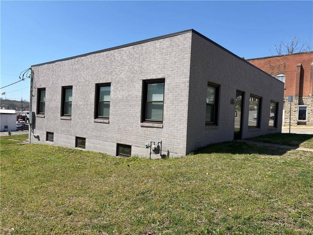 820 Kansas AVE, Atchison, KS 66002