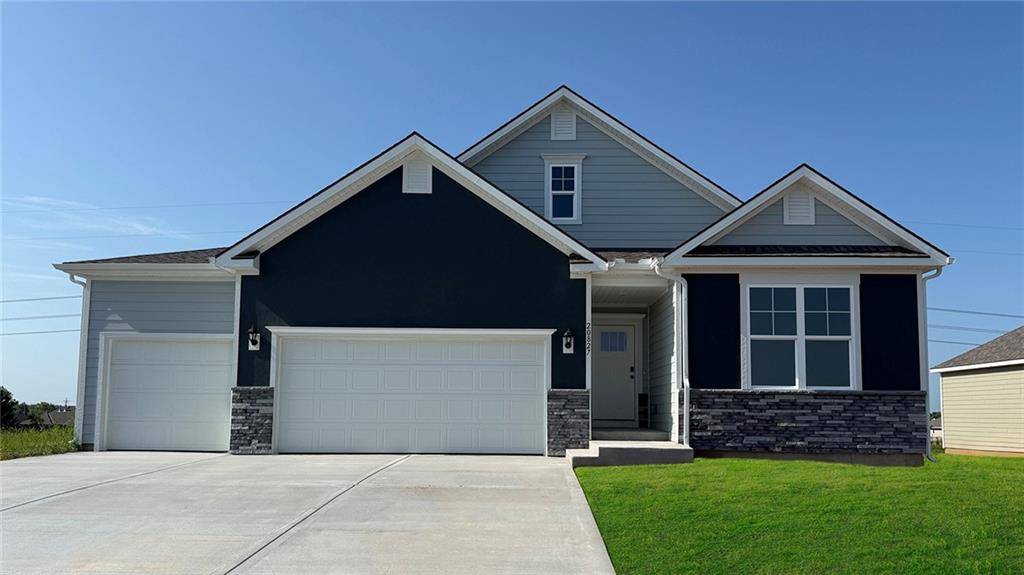20827 W 188th TER, Spring Hill, KS 66083
