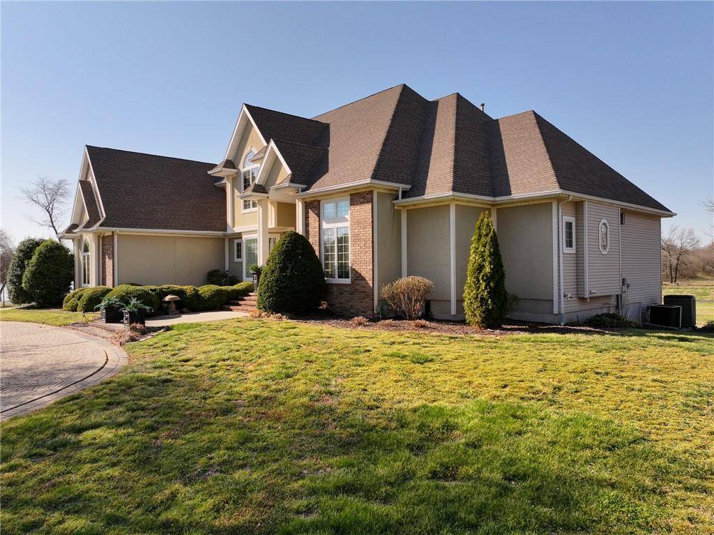304 Reavley DR, Lamar, MO 64759